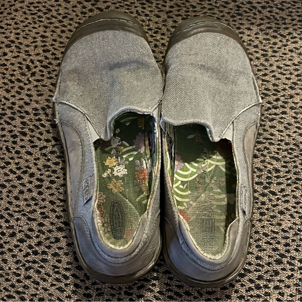 Keen canvas slip ons - size 8.5 - Picture 5 of 6